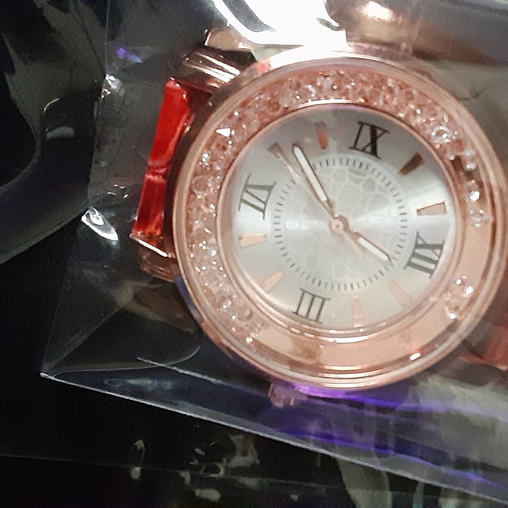 Watch - Picture 2 of 5